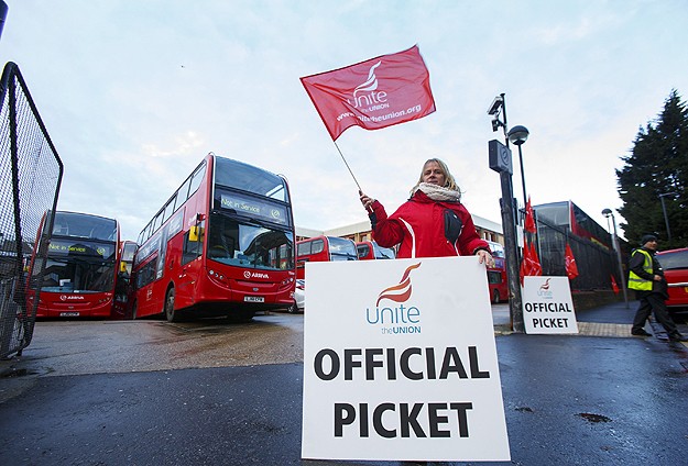 Londra'da otobüs şoförleri grevde