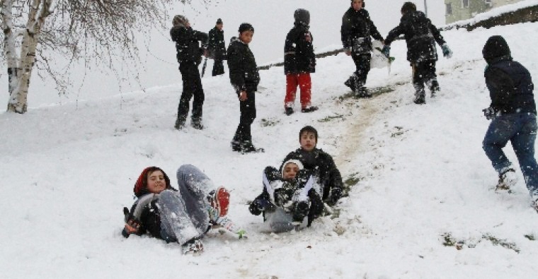 Bursa'da okullar yarın da tatil