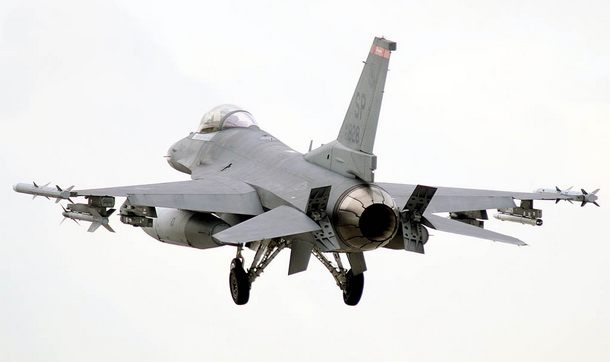 Türk uçakları, Rus uçağını önledi