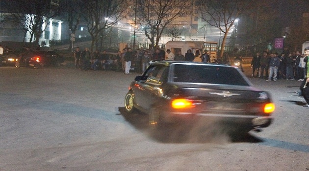 Yerli driftçiler asfalt ağlatıyor