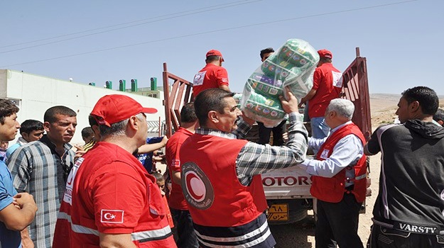 Türk Kızılayı Telafer'e 16 tır yardım malzemesi gönderecek