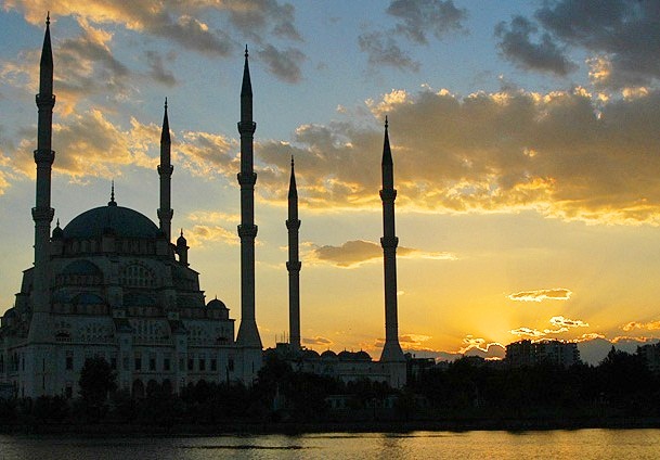 Bu Gece Kadir Gecesi