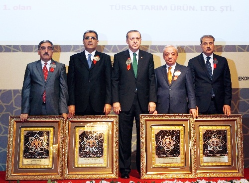 Başbakan Erdoğan: Kuvvetler ayrılığı önümüze engel olarak dikiliyor