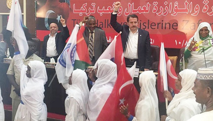 Sudan'da Türkiye'ye destek için gösteri düzenlendi