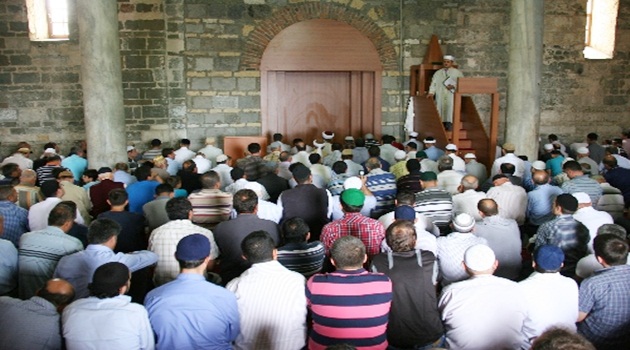 Ayasofya, 52 yıl aradan sonra cami olarak yeniden ibadete açıldı