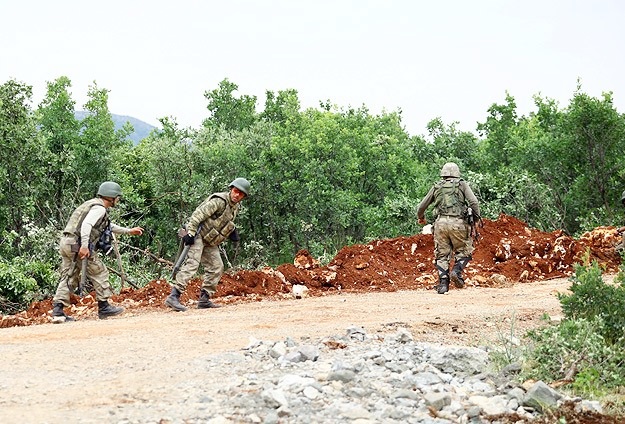 Menfeze döşenen patlayıcı infilak ettirildi