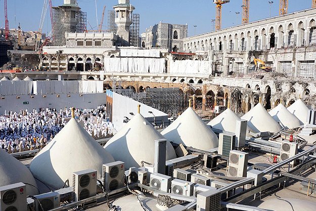 Kabe'de genişletme çalışmaları sürüyor