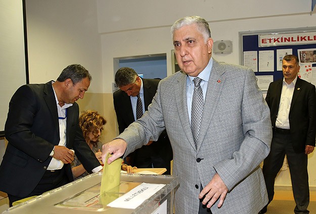 Genelkurmay Başkanı Özel oy kullandı