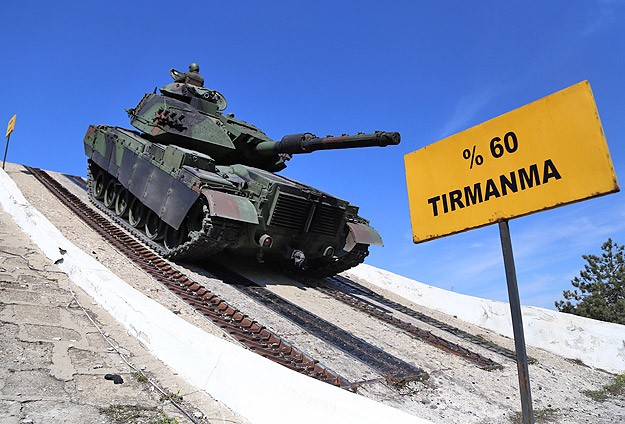 TSK'nın "engel tanımayan" tankları