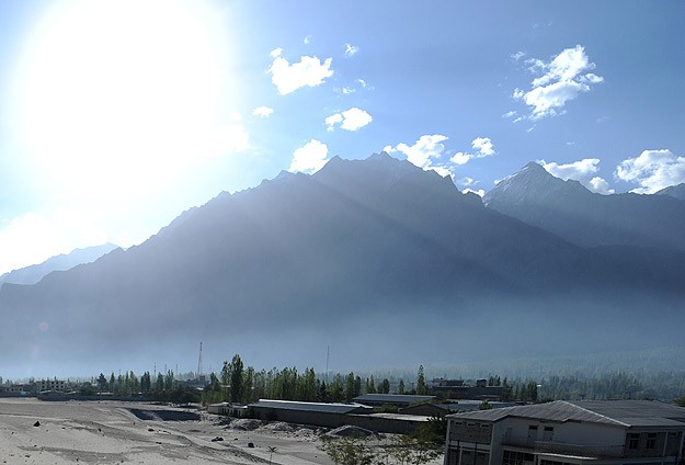 Nepal depremi Himalaya dağlarını alçalttı