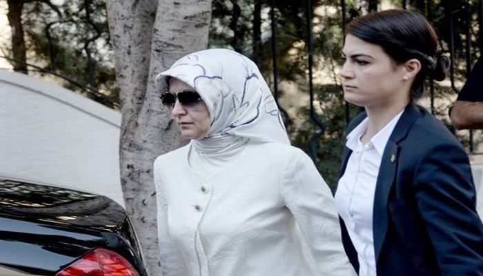 Sare Davutoğlu'ndan öldürülen doktorun eşine başsağlığı