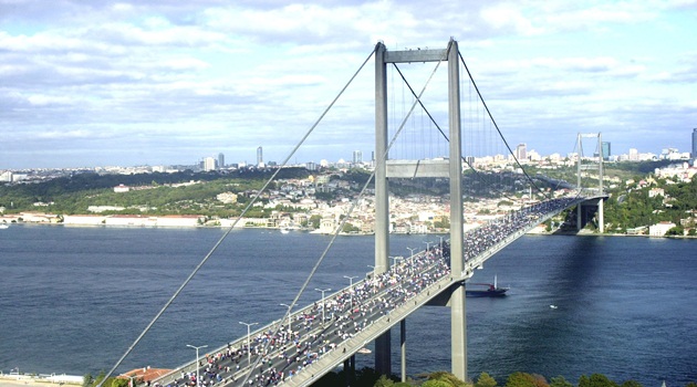 Boğaz Köprüsü'nü Geçtiler