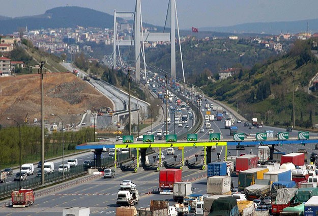 Köprü ve otoyollar saniyede 15 dolar getirdi