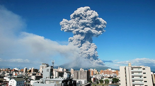 Japonya'da yanardağ faaliyete geçti