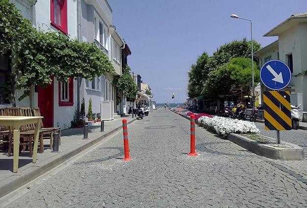Bozcaada'da araç trafiğine düzenleme