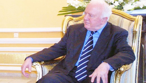 Gürcistan Eski Devlet Başkanı Shevardnadze hayatını kaybetti
