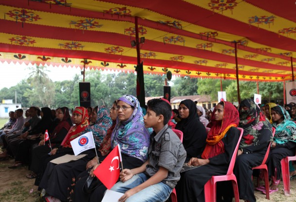 Türkiye'den Arakanlılara eğitim desteği