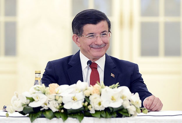 Başbakan Davutoğlu: Öncelik Anayasa ve Çözüm Süreci