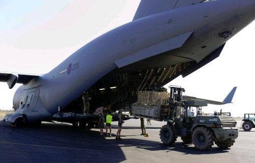 ABD, Mali'de Fransızlara hava nakliyesi yardımına başladı
