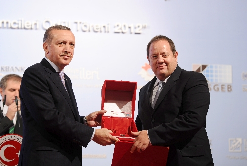 ABD ve Kanada'da oluşturduğu dağıtım ağıyla yılın girişimcilik ödülünü aldı