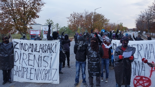Açlık grevini bahane eden grup, ODTÜ'yü savaş alanına çevirdi