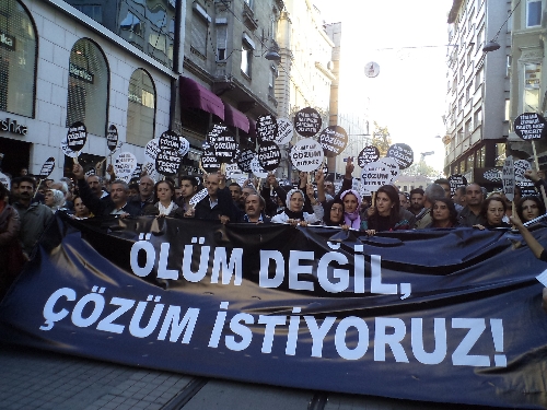 Açlık grevlerine destek eyleminde gerginlik