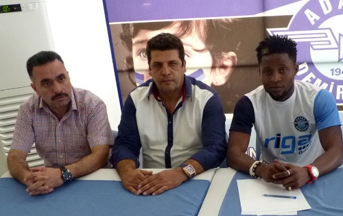 Adana Demirspor, Lawal ile anlaştı