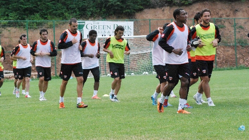 Adanaspor çıkış peşinde