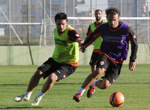 Adanaspor, Şanlıurfaspor'a bileniyor