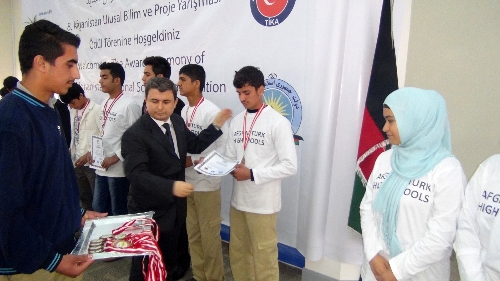 Afganistan'da Türk okulları bilim yarışması düzenledi
