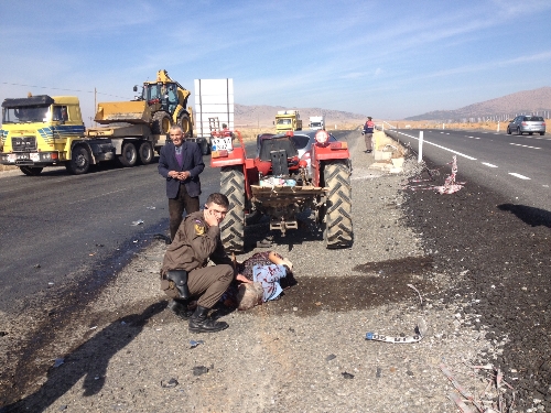 Afyonkarahisar'da trafik kazası: 1 ölü, 3 yaralı