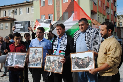AGD Manavgat'ta İsrail bayrağı yakarak Gazze saldırılarını lanetledi