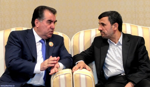 Ahmedinejad, Tacikistan'ı işbirliğine davet etti