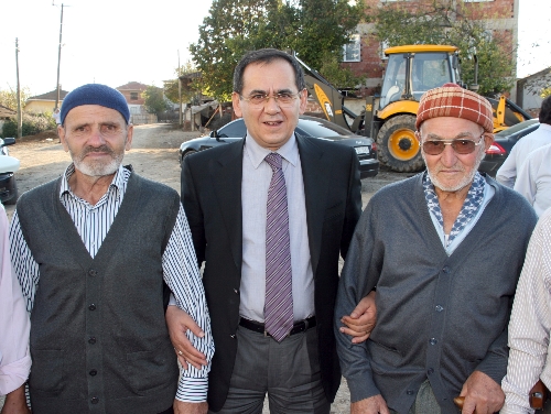 AK Parti Samsun Milletvekili Mustafa Demir, köylünün sorunlarını dinledi