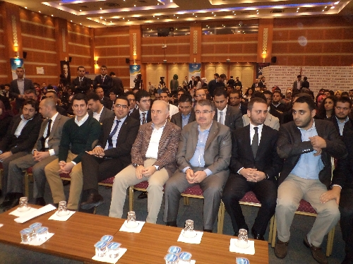AK Parti, Tunuslu gençleri ağırladı