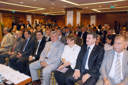 AK Parti'li Şeker: Sağlam bina yapmanın ve hayat kurtarmanın neresi rant