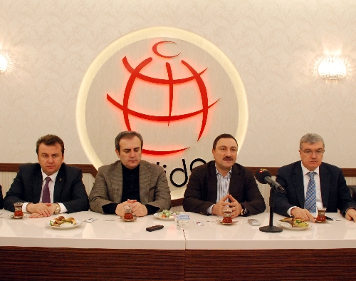 AK Parti'li Ünal: İstikrar ve güven olmadan demokrasi sağlanamaz