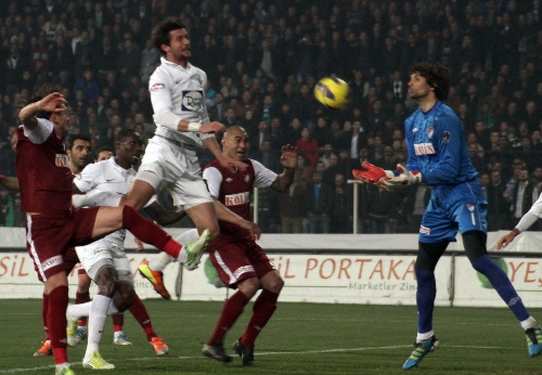 Akhisar Belediyespor: 0 - Sanica Boru Elazığspor: 0 (İlk yarı)