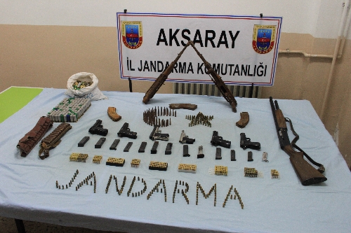 Aksaray'da jandarma cephanelik ele geçirdi