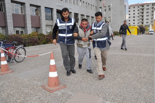 Aksaray'da yakalanan gasp şüphelilerinden biri tutuklandı