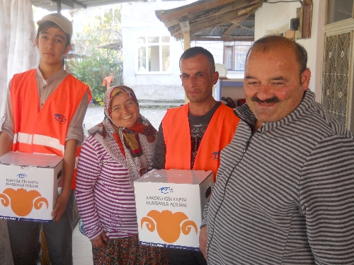 Akyazı'da ihtiyaç sahipleri sevindirildi