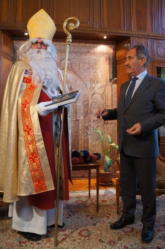 Alman Noel Baba'dan Hz. Muhammed'e(SAV) hakaret filmine kınama
