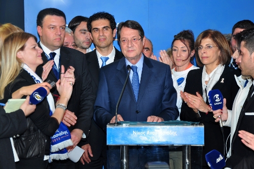 Anastasiadis: Euro Bölgesi'nden çıkıp liraya dönebiliriz