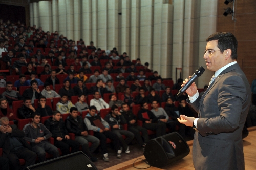Antalya'da lise öğrencilerine yönelik motivasyon seminerleri devam ediyor