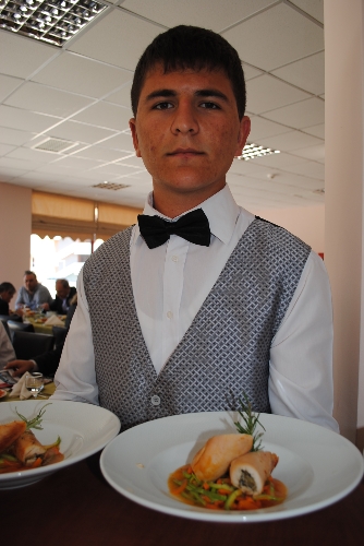 Antalya'da sezonun bitmesi nedeniyle 100 bin kişi işsiz kalacak