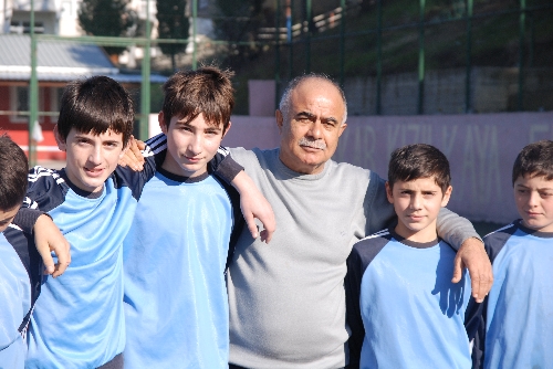 Antrenör muhtar işbaşında