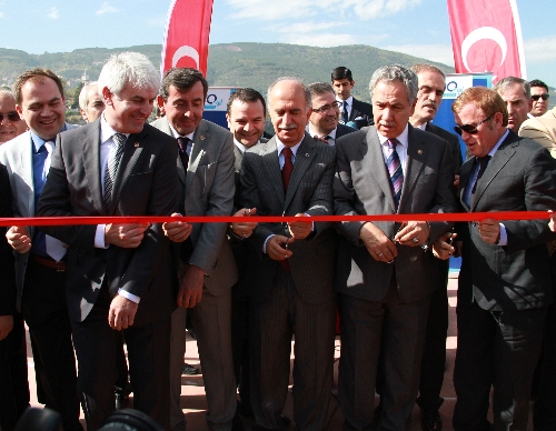 Arınç: Anadolu Ajansı ile 10 dilde yayın yapacağız