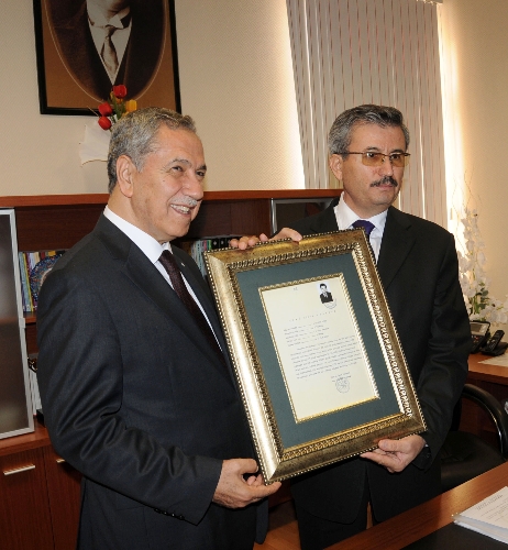 Arınç: Türkiye'de hukuk fakültesi sayısı biraz fazla