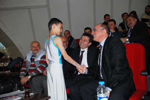 Artistik Cimnastik Şampiyonası Bolu'da başladı