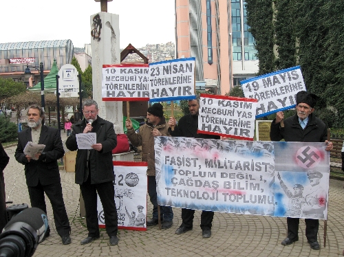 'Atatürk'ü Anma Törenleri kaldırılsın' diyen aktivistler hakim karşısına çıkacak